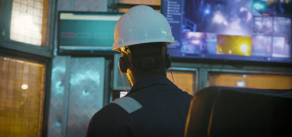 الشهادات والاعتمادات